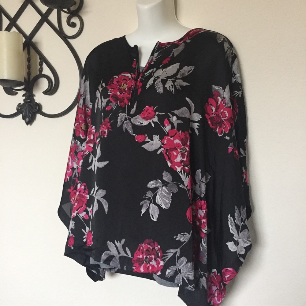 Dana Buchanan Floral Poncho Kimono Sleeve Top M